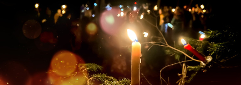 brennende Kerze Waldweihnacht